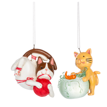 CAT PLAYING ORNAMENT