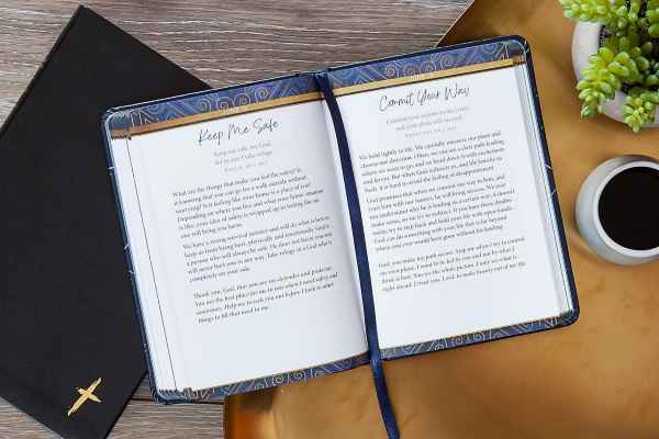 365 Days With Jesus Devotional