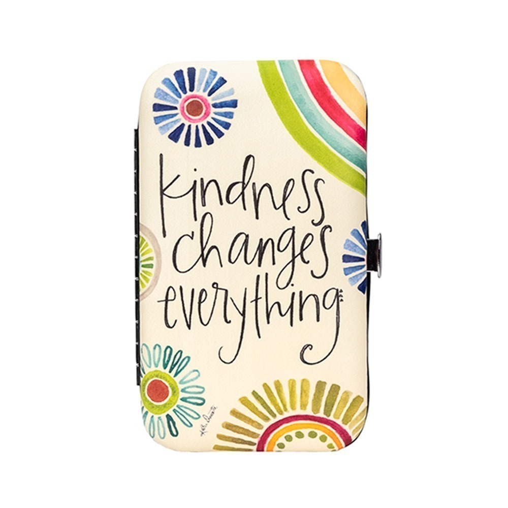 KINDNESS CHANGES MANICURE SET