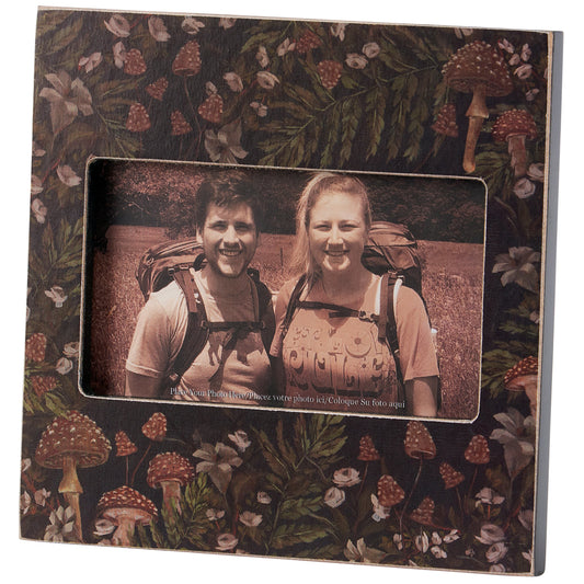 HIDDEN GARDEN FRAME