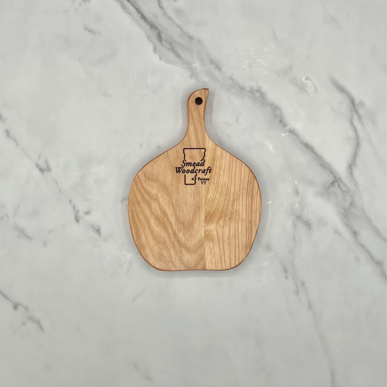 LARGE APPLE CUTTING BOARD